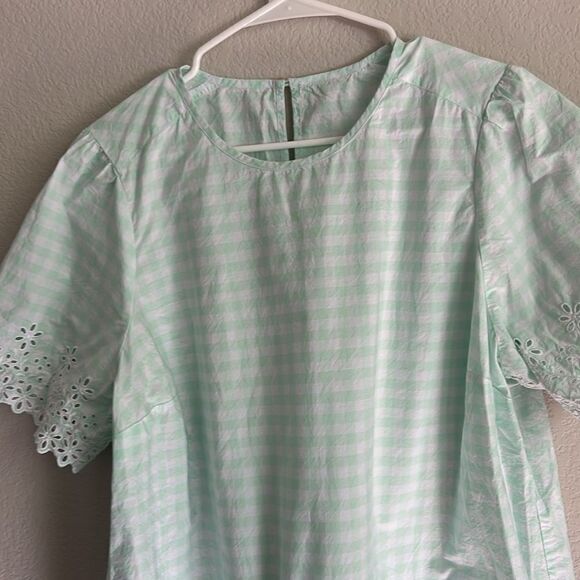 Draper James blouse impeccable size 1x light checked green and white - Picture 4 of 11